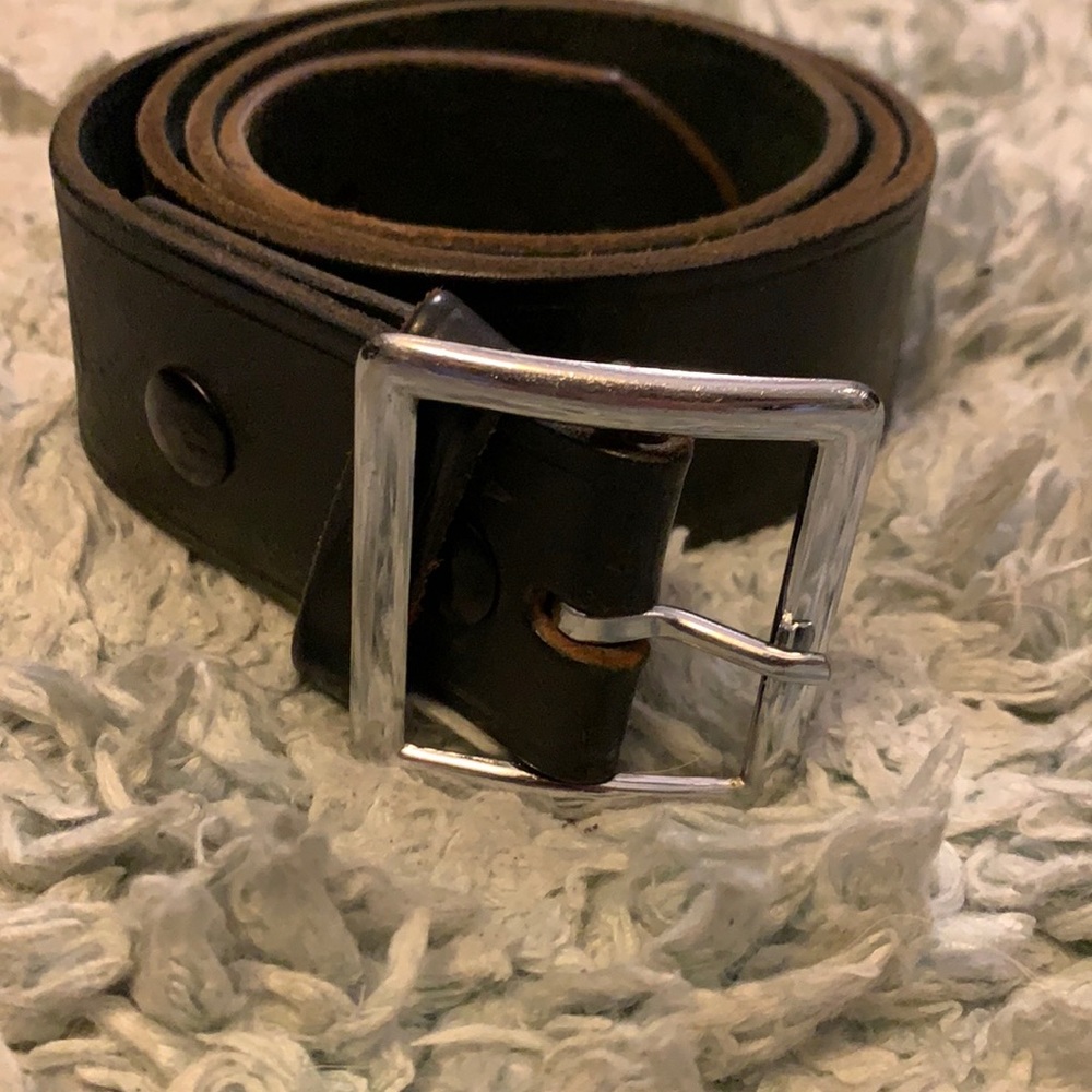 Boston leather belt